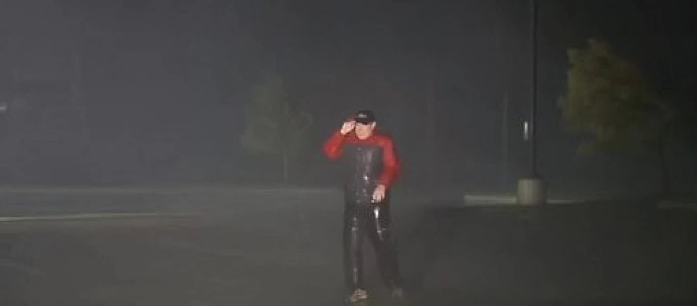 Βρετανία: «Aτρόμητος» ρεπόρτερ περιγράφει τις καιρικές συνθήκες με σφοδρή κακοκαιρία (βίντεο)